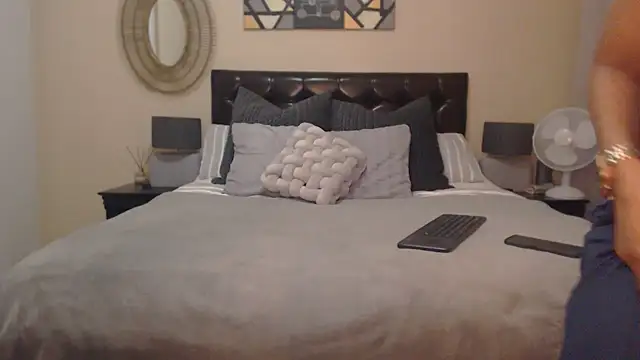 Creamyass22 online show from January 16, 2025, 4:07 pm