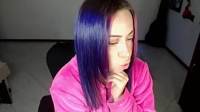 charlottezoe15 online show from February 17, 2026, 9:17 am