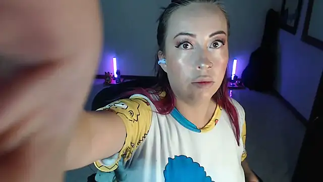 charlottezoe15 online show from April 19, 2026, 9:30 am