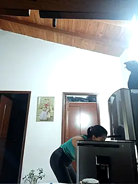 LunaZambrano online show from February 19, 2026, 2:46 pm