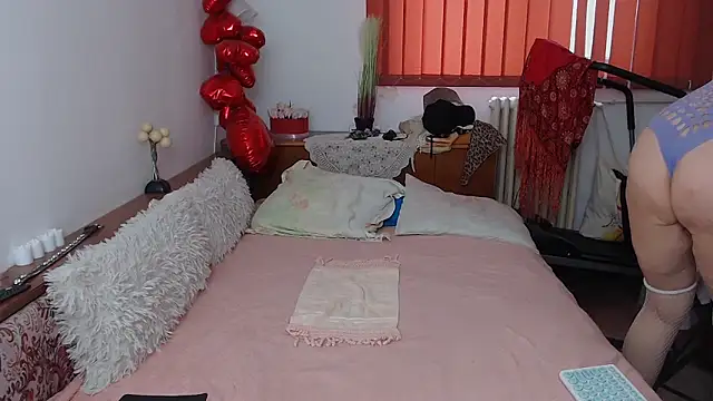 MilfDolores online show from April 4, 2026, 6:44 am