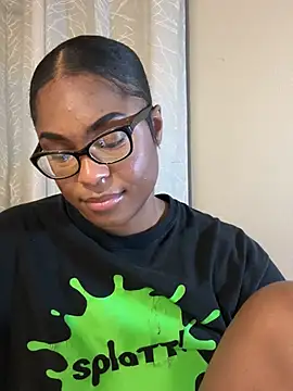 CandyLuxxxx online show from March 23, 2025, 3:54 am