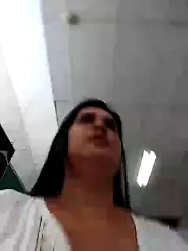 keilymadam online show from December 18, 2024, 4:49 pm