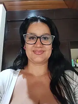 Snapshot of keilymadam chatting on June 17, 2026, 2:07 pm keilymadam online show from June 17, 2026, 2:07 pm