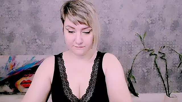 Snapshot of Djullia chatting on May 25, 2026, 5:57 am Djullia online show from May 25, 2026, 5:57 am