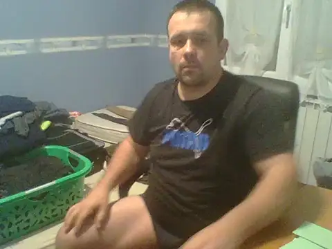 manubm03 online show from January 13, 2026, 5:02 am