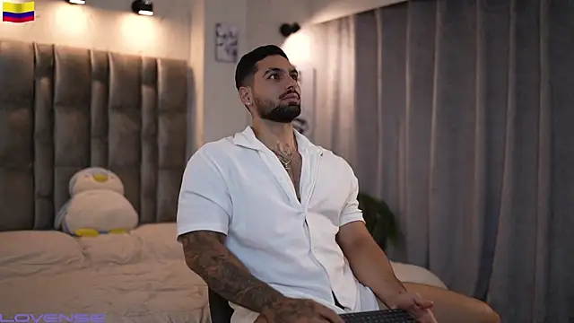 Snapshot of john_king29 chatting on October 31, 2025, 12:33 am john king29 online show from October 31, 2025, 12:33 am