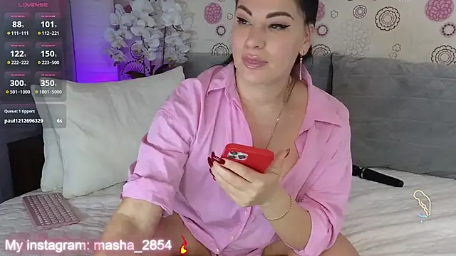 Madelynn online show from March 18, 2025, 4:37 pm