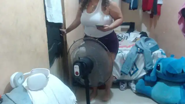 SEXY SENSUALSARA online show from July 14, 2026, 6:29 am