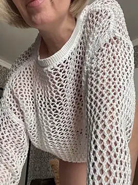 sensualEmilia online show from May 17, 2026, 11:06 am