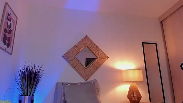 Snapshot of Antonellachic73 chatting on November 5, 2025, 2:44 am Antonellachic73 online show from November 5, 2025, 2:44 am