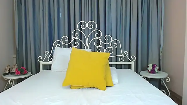 Snapshot of AndoraSweet chatting on June 25, 2026, 5:12 am AndoraSweet online show from June 25, 2026, 5:12 am