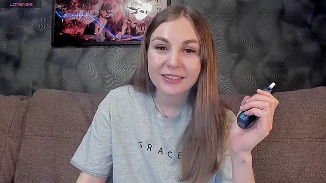 CassieMils online show from February 17, 2025, 5:53 pm