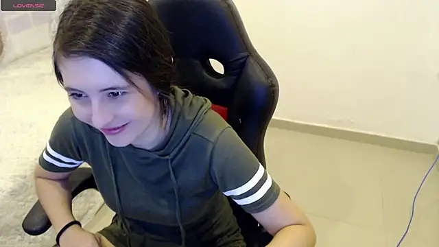 Snapshot of tania_sweet__ chatting on March 22, 2025, 3:53 pm tania sweet online show from March 22, 2025, 3:53 pm