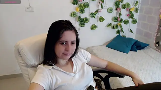 tania sweet   online show from September 24, 2025, 2:42 pm