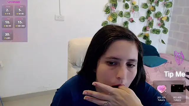 tania sweet   online show from November 12, 2025, 8:19 pm