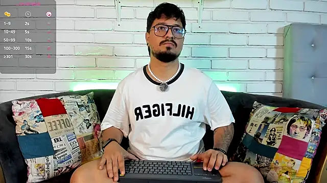 Snapshot of DaviidEvans_ chatting on November 27, 2025, 11:34 am DaviidEvans online show from November 27, 2025, 11:34 am