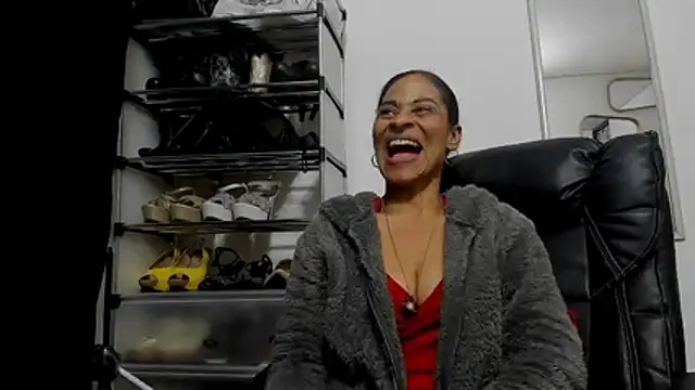 Snapshot of Aries_Mature chatting on April 8, 2026, 12:21 am Aries Mature online show from April 8, 2026, 12:21 am