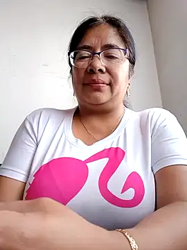 Snapshot of __valentina18 chatting on December 12, 2024, 4:21 pm valentina18 online show from December 12, 2024, 4:21 pm