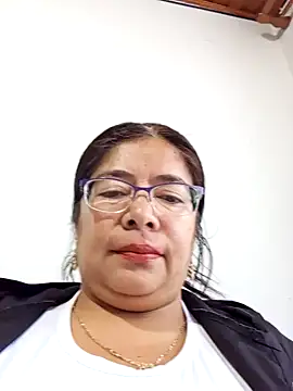 Snapshot of __valentina18 chatting on December 17, 2024, 1:05 pm valentina18 online show from December 17, 2024, 1:05 pm