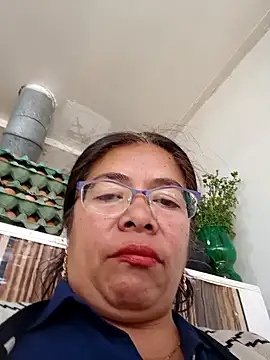 Snapshot of __valentina18 chatting on December 21, 2024, 1:32 pm valentina18 online show from December 21, 2024, 1:32 pm