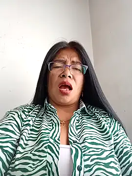 Snapshot of __valentina18 chatting on December 31, 2024, 8:23 pm valentina18 online show from December 31, 2024, 8:23 pm