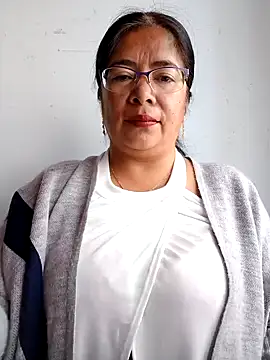 Snapshot of __valentina18 chatting on January 9, 2025, 1:13 pm valentina18 online show from January 9, 2025, 1:13 pm