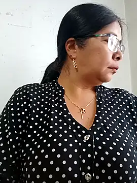 Snapshot of __valentina18 chatting on January 23, 2025, 1:13 pm valentina18 online show from January 23, 2025, 1:13 pm