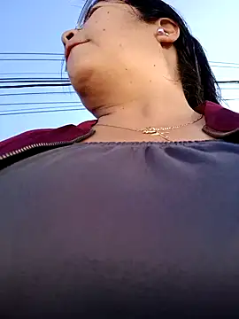 Snapshot of __valentina18 chatting on January 30, 2025, 1:21 pm valentina18 online show from January 30, 2025, 1:21 pm