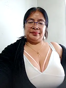 Snapshot of __valentina18 chatting on February 20, 2025, 1:08 pm valentina18 online show from February 20, 2025, 1:08 pm