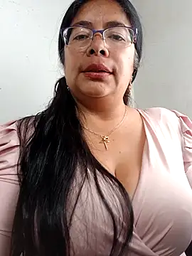 Snapshot of __valentina18 chatting on February 23, 2025, 4:24 pm valentina18 online show from February 23, 2025, 4:24 pm