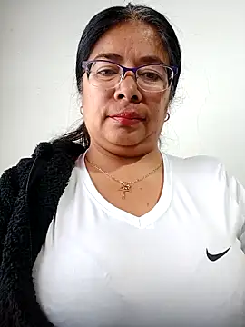 Snapshot of __valentina18 chatting on March 3, 2025, 1:20 pm valentina18 online show from March 3, 2025, 1:20 pm