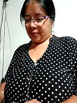 Snapshot of __valentina18 chatting on March 4, 2025, 11:43 pm valentina18 online show from March 4, 2025, 11:43 pm