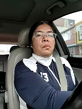   valentina18 online show from December 13, 2025, 8:04 pm