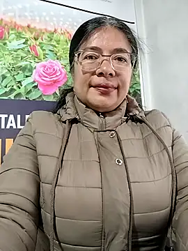   valentina18 online show from March 18, 2026, 12:41 pm