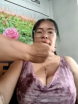   valentina18 online show from July 28, 2026, 12:59 pm