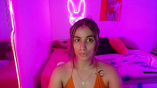 Snapshot of valentina_angel chatting on May 7, 2026, 11:43 pm valentina angel online show from May 7, 2026, 11:43 pm