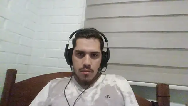 hung weeb online show from December 4, 2024, 1:14 am