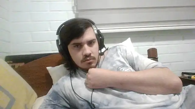 hung weeb online show from October 27, 2025, 3:54 am