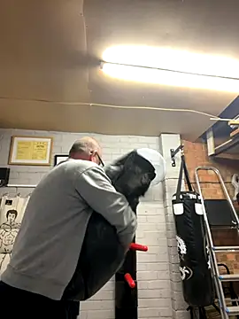 Snapshot of Garry831 chatting on November 27, 2025, 11:45 am Garry831 online show from November 27, 2025, 11:45 am