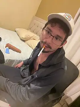 Tomthelong online show from February 6, 2025, 11:43 am