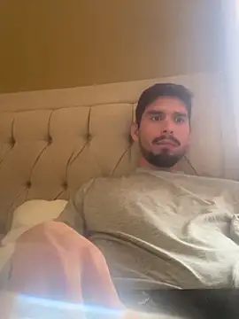 Tomthelong online show from March 11, 2025, 6:41 pm