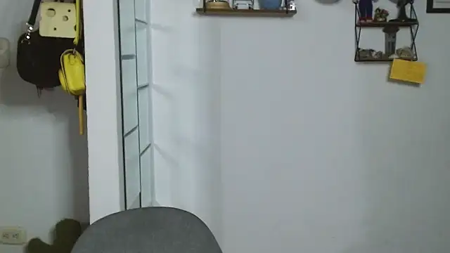 Nikkykora15 online show from January 24, 2025, 2:49 am