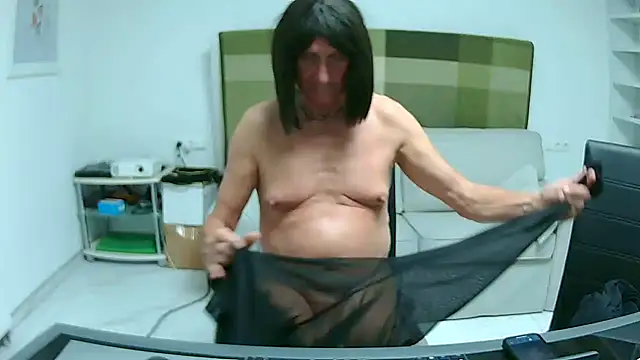 TranseCarmen online show from September 27, 2025, 9:20 pm