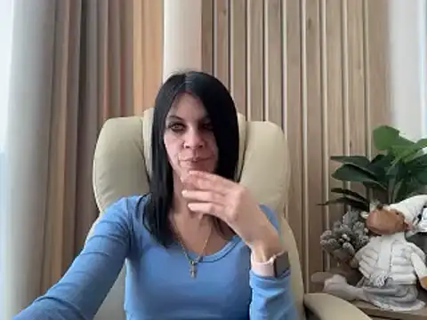 Snapshot of InjaAtHome chatting on February 12, 2026, 8:42 am InjaAtHome online show from February 12, 2026, 8:42 am