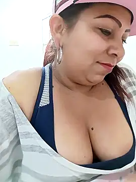 Snapshot of Alyona21 chatting on February 11, 2025, 11:33 pm Alyona21 online show from February 11, 2025, 11:33 pm