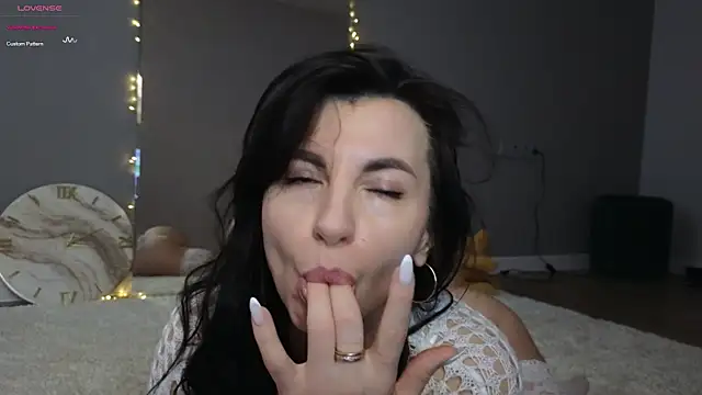 Snapshot of Mary_love16 chatting on March 8, 2025, 5:49 am Mary love16 online show from March 8, 2025, 5:49 am