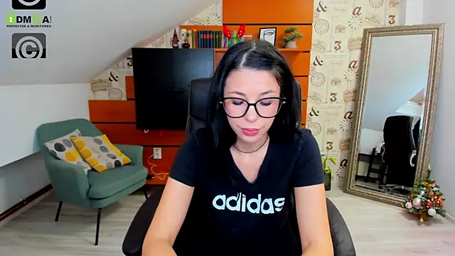 Snapshot of EmillyTaylor chatting on December 20, 2024, 10:38 am EmillyTaylor online show from December 20, 2024, 10:38 am