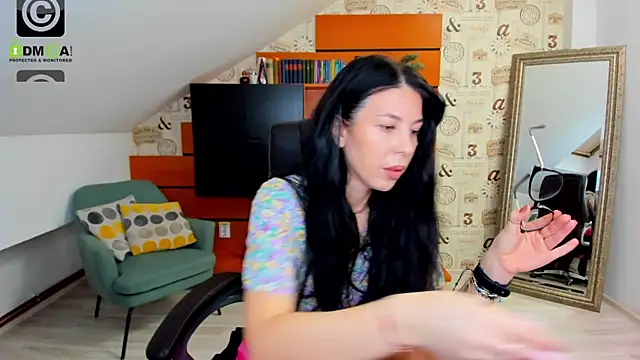 Snapshot of EmillyTaylor chatting on January 21, 2025, 4:21 am EmillyTaylor online show from January 21, 2025, 4:21 am
