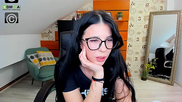 Snapshot of EmillyTaylor chatting on February 10, 2025, 7:47 am EmillyTaylor online show from February 10, 2025, 7:47 am